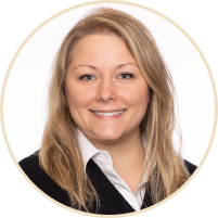 Laurie — Directrice administrative