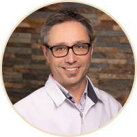 Dr Mathieu Simoneau — Chirurgien dentiste